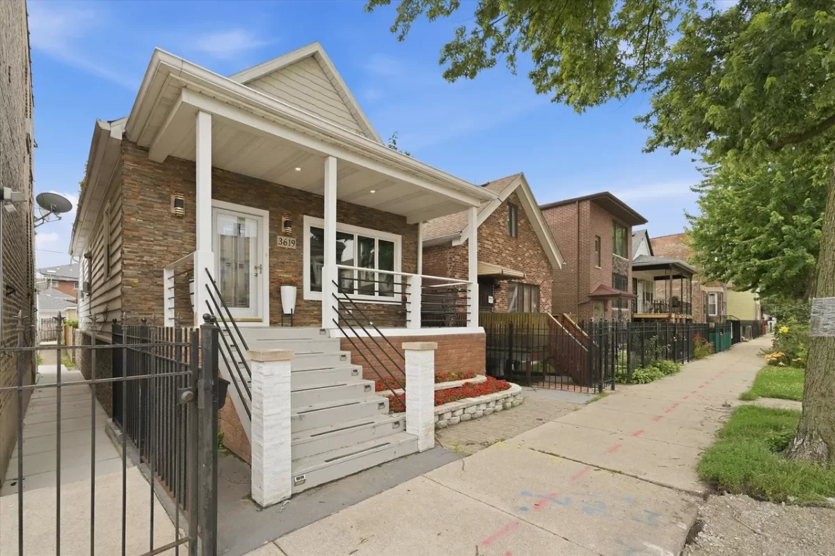 3BR House for Sale in Chicago, IL