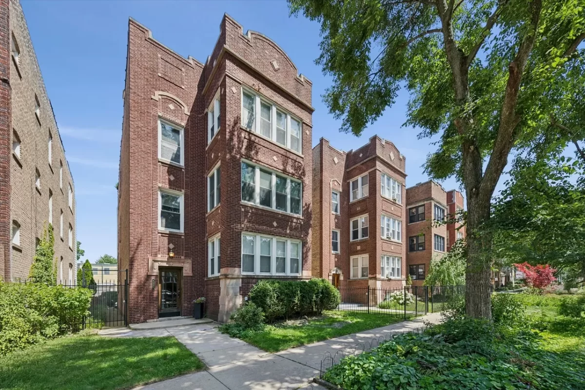 3BR Condo for Sale in Chicago, IL