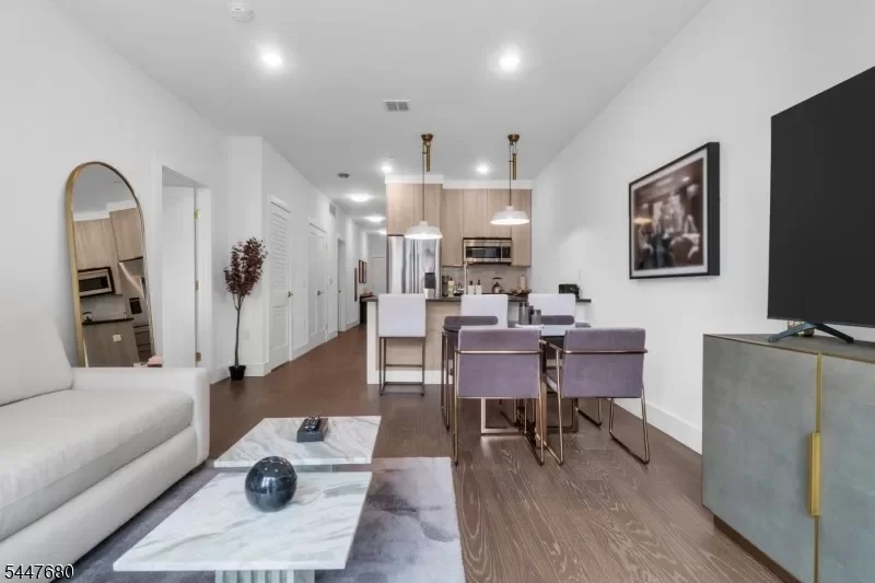 2BR Condo for Sale in Jersey City, NJ