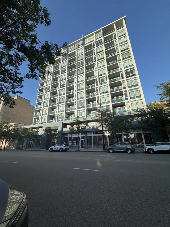 2BR Condo for Sale in Chicago, IL