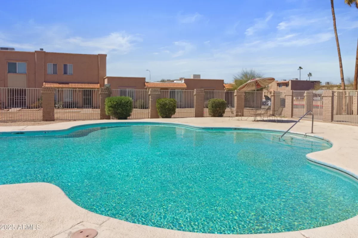 2BR Townhouse for Sale in Phoenix, AZ