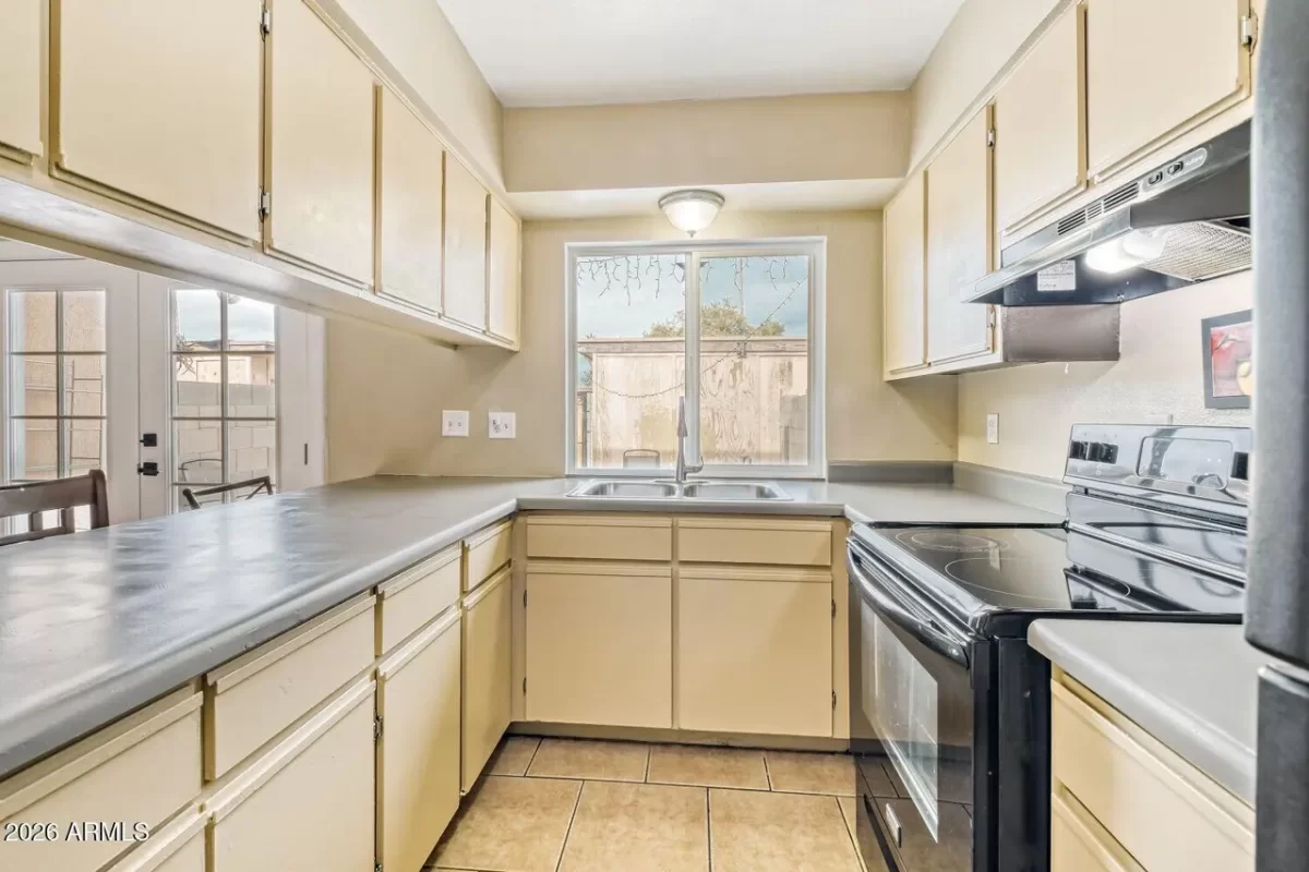 3BR Townhouse for Sale in Phoenix, AZ