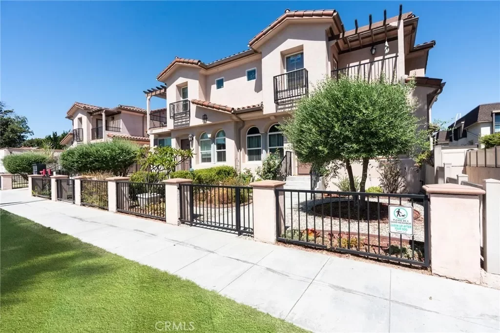 2BR Townhouse for Sale in Alhambra, CA