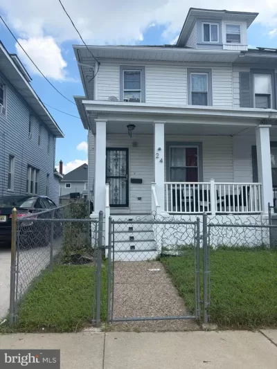 4BR Townhouse for Sale in Camden, NJ