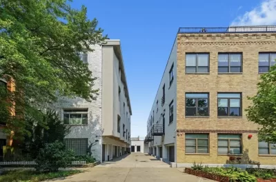 2BR Townhouse for Sale in Chicago, IL