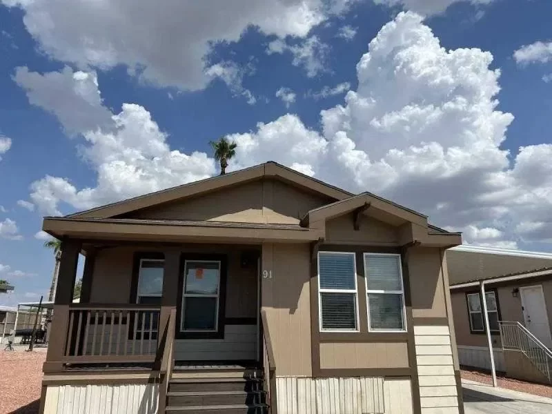 3BR Mobile Home for Sale in Glendale, AZ
