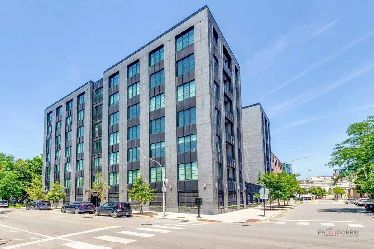 3BR Condo for Sale in Chicago, IL