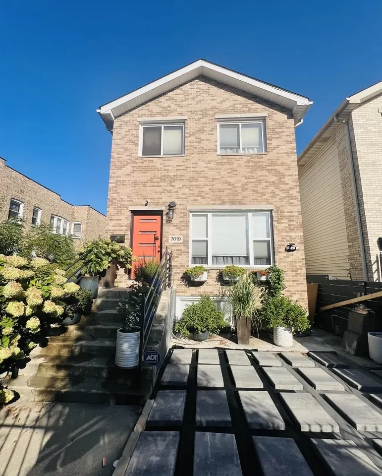 3BR House for Sale in Chicago, IL