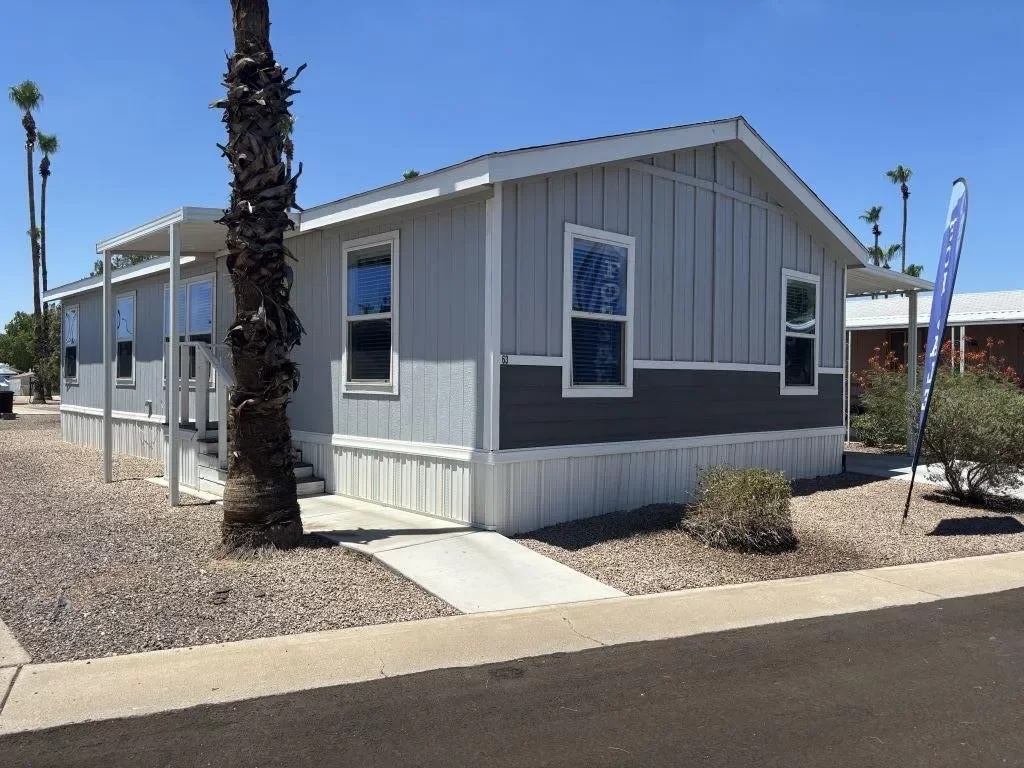 3BR Mobile Home for Sale in Glendale, AZ