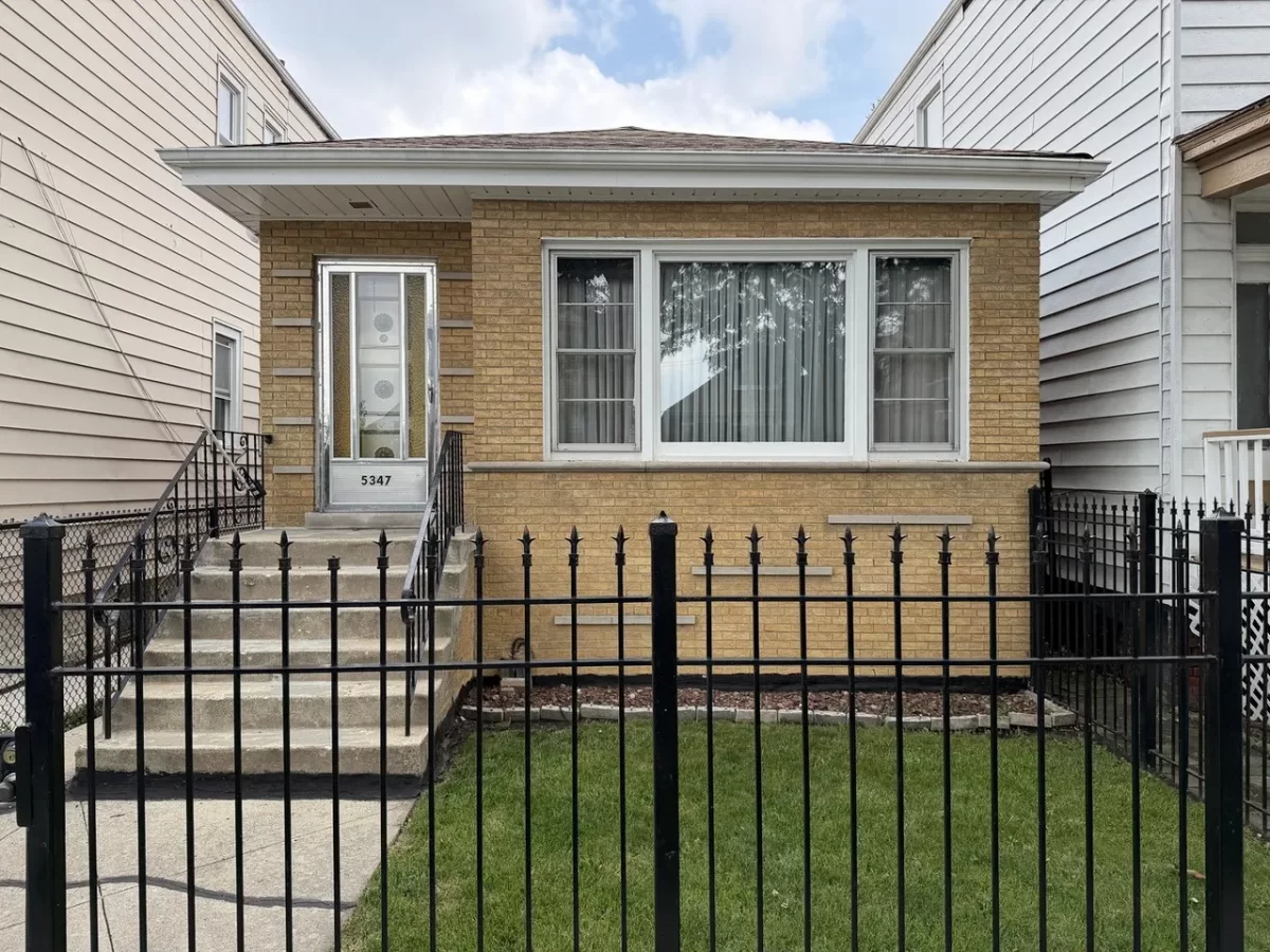 3BR House for Sale in Chicago, IL
