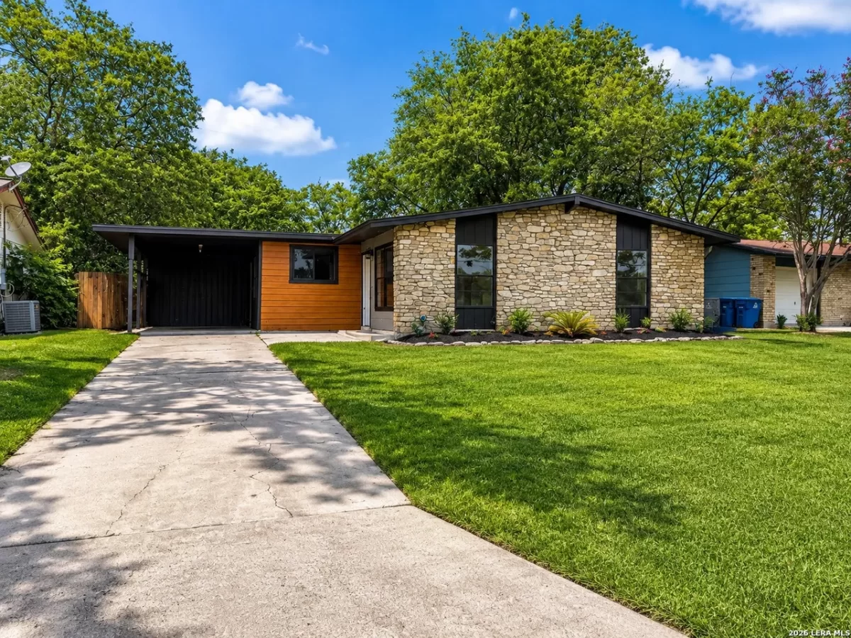 3BR House for Sale in Kirby, TX