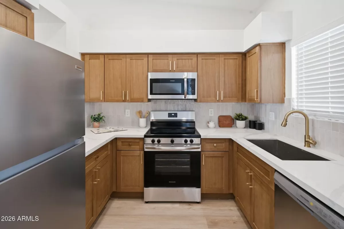 2BR Townhouse for Sale in Phoenix, AZ