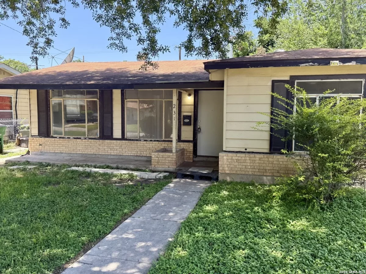 2BR House for Sale in San Antonio, TX