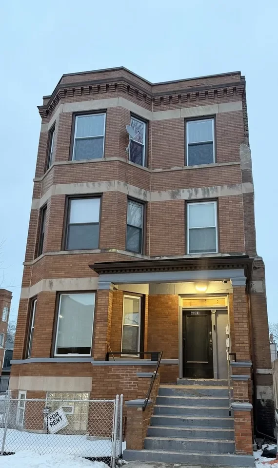 2BR House for Rent in Chicago, IL