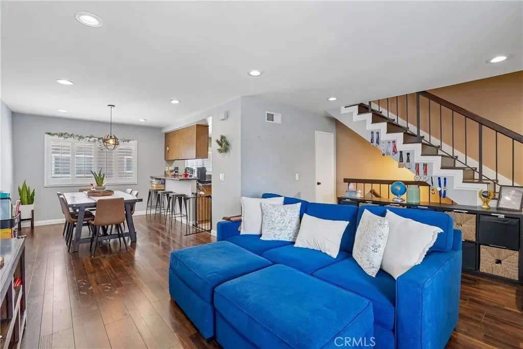 2BR Townhouse for Sale in Los Angeles, CA