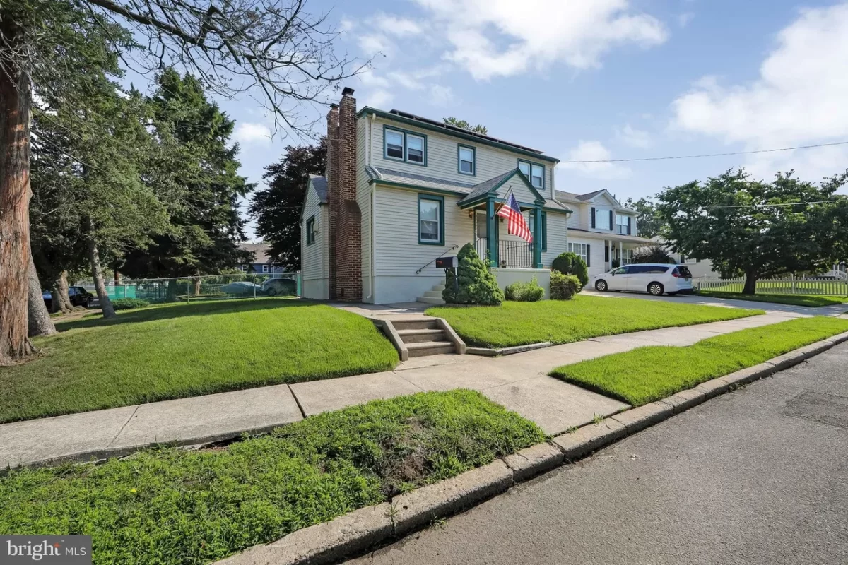 3BR House for Sale in West Collingswood Heights, NJ