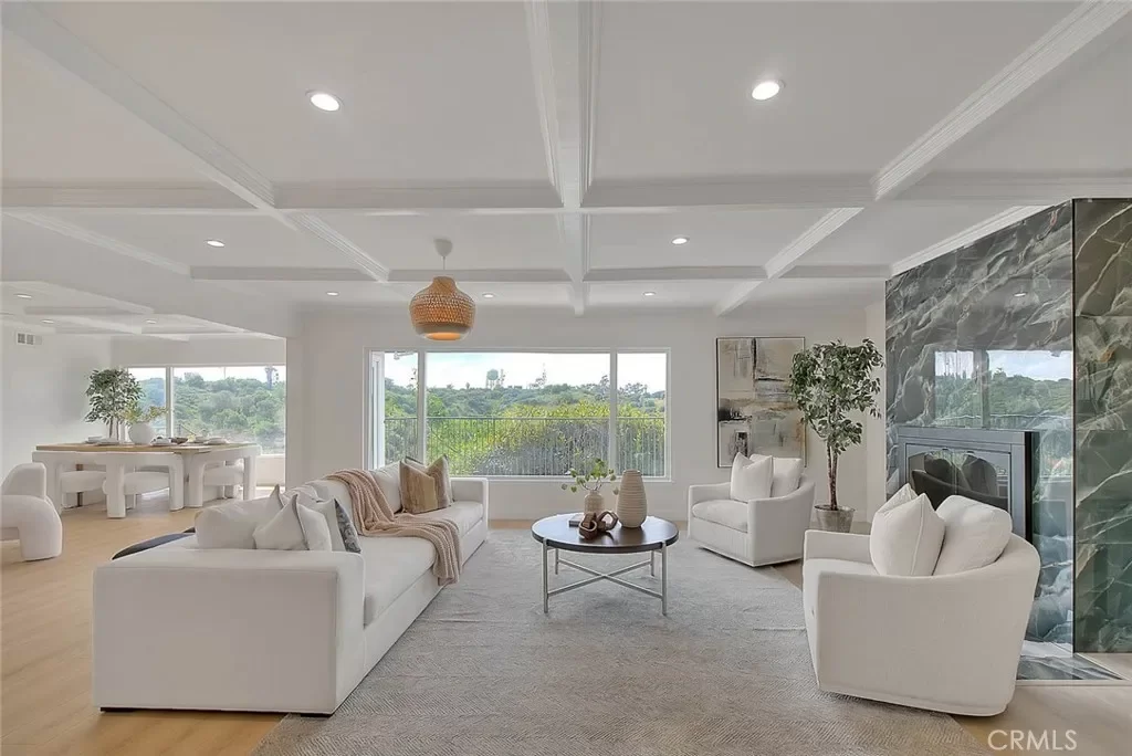 3BR House for Sale in Los Angeles, CA