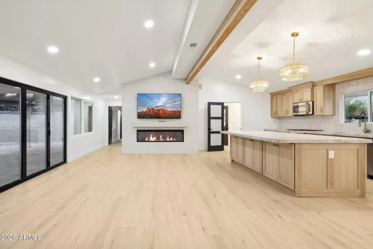 4BR House for Sale in Phoenix, AZ