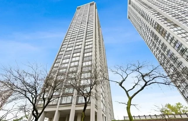 2BR Condo for Sale in Chicago, IL