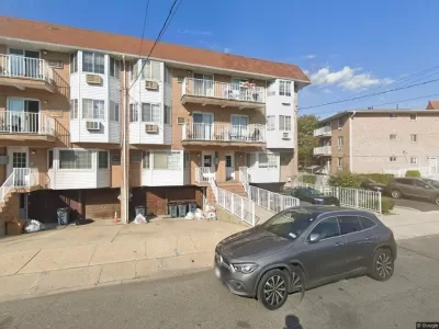 2BR Condo for Sale in Brooklyn, NY