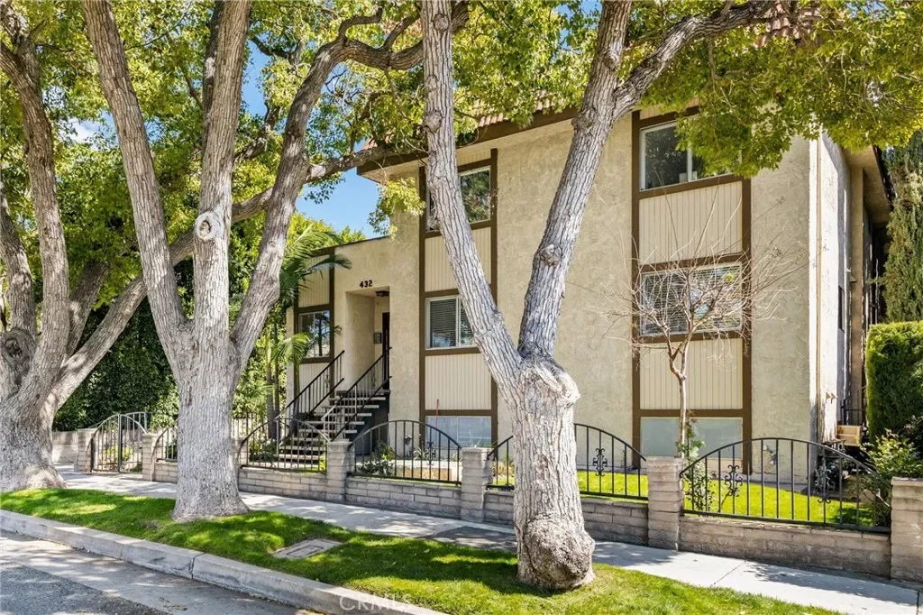 2BR Condo for Sale in Pasadena, CA