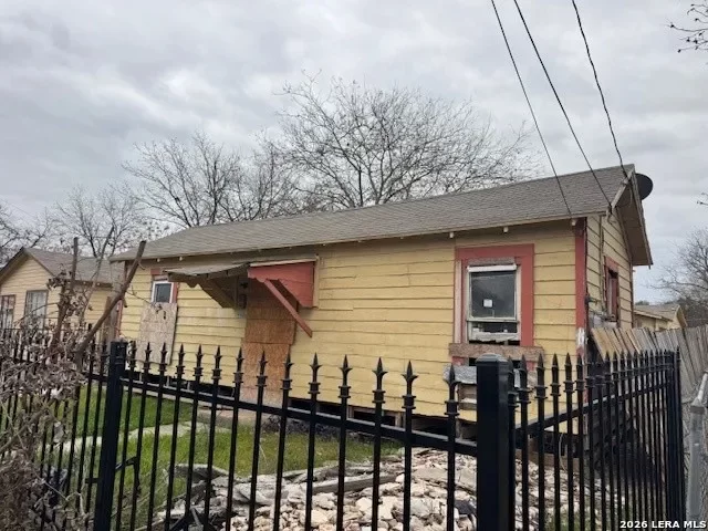 2BR House for Sale in San Antonio, TX
