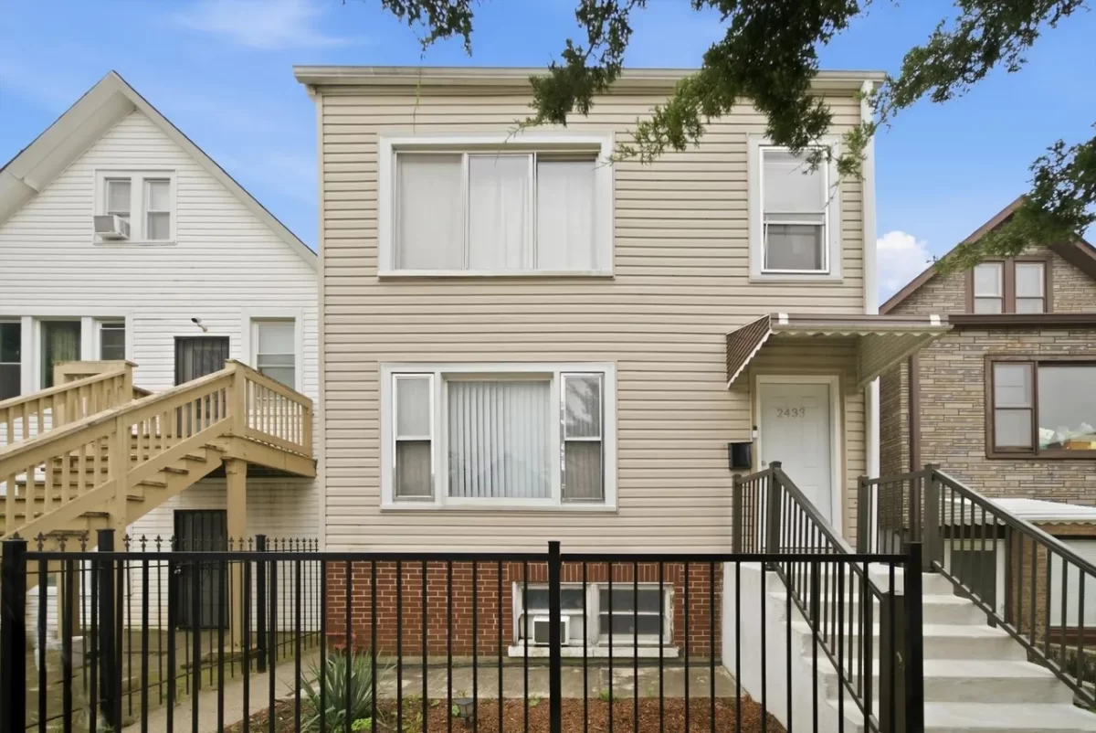 5BR Multi-Family for Sale in Chicago, IL
