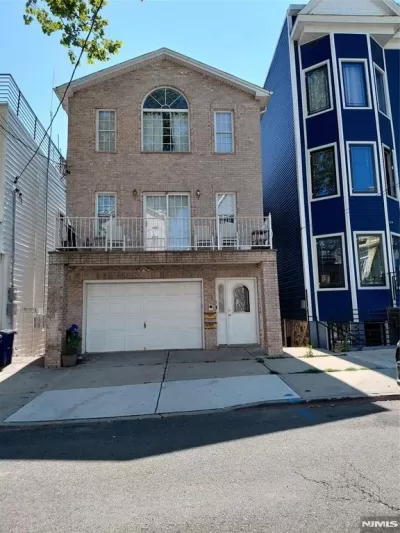 3BR Multi-Family for Rent in Jersey City, NJ