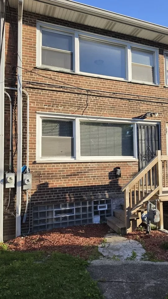 2BR Townhouse for Rent in Chicago, IL