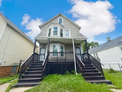 6BR Multi-Family for Sale in Chicago, IL