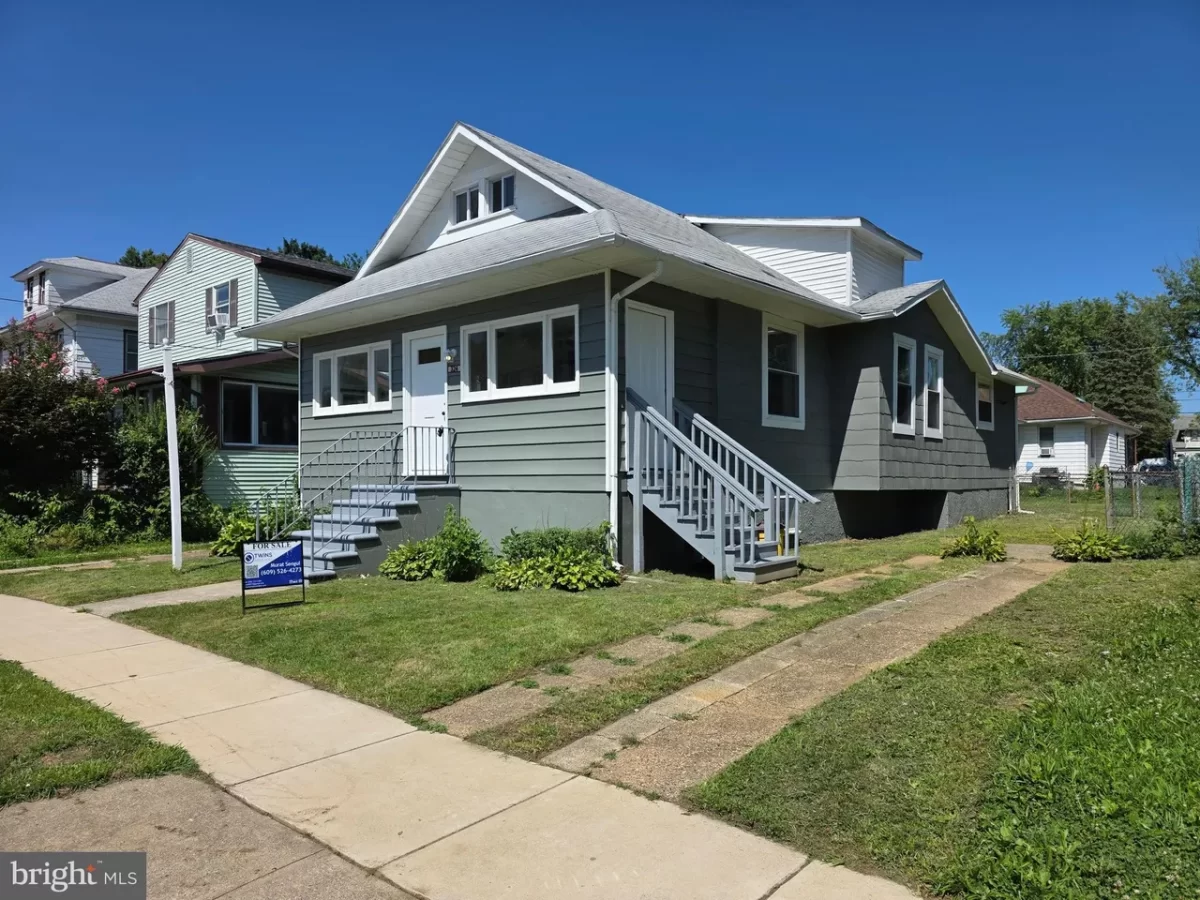 3BR House for Sale in Oaklyn, NJ