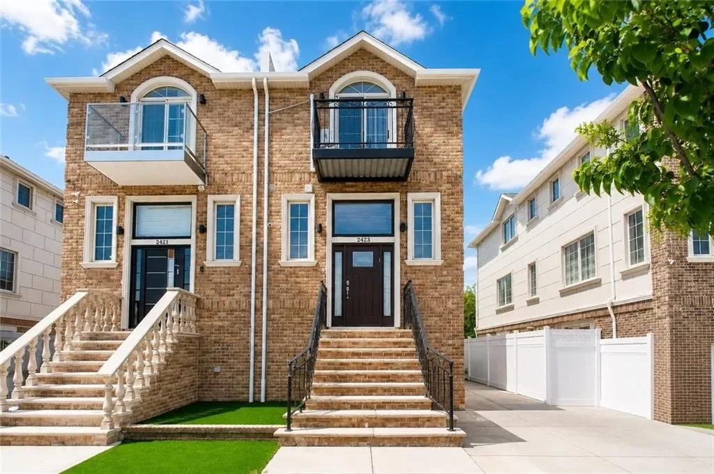 3BR House for Sale in Brooklyn, NY
