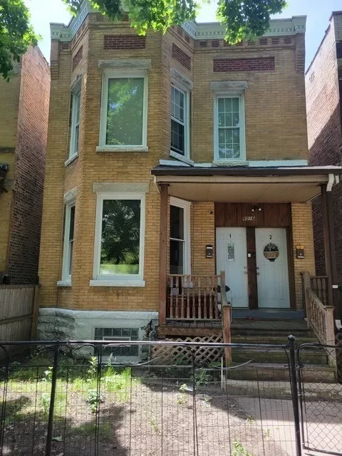 5BR Multi-Family for Sale in Chicago, IL
