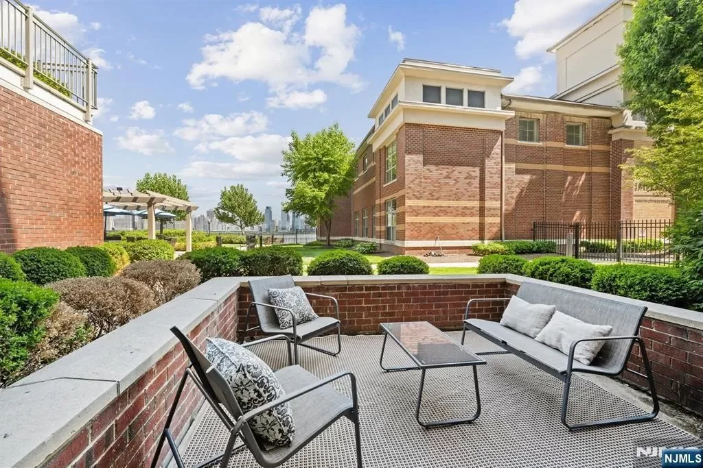 1BR Condo for Sale in West New York, NJ