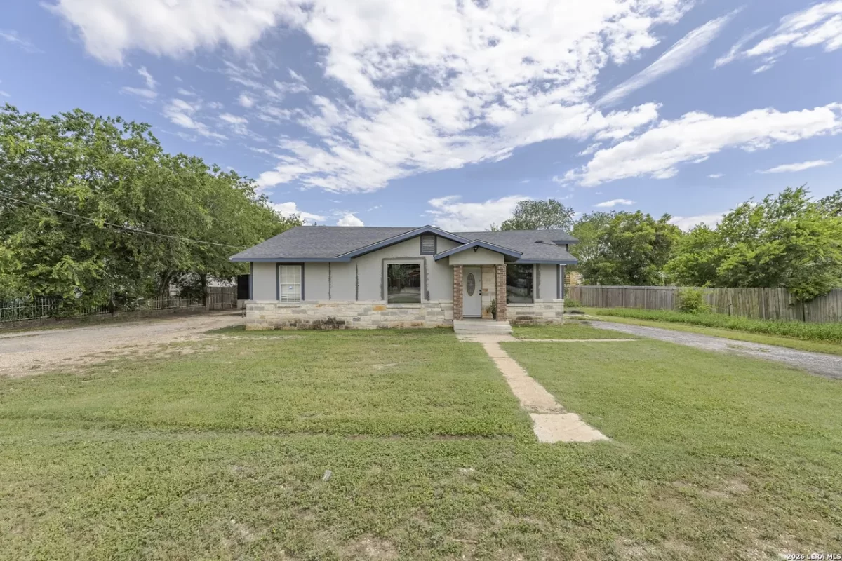 4BR House for Sale in San Antonio, TX