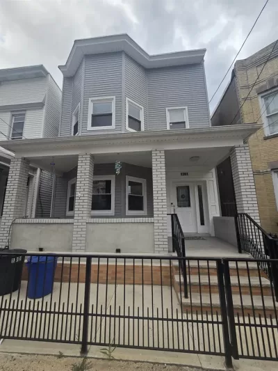 3BR Multi-Family for Rent in North Bergen, NJ