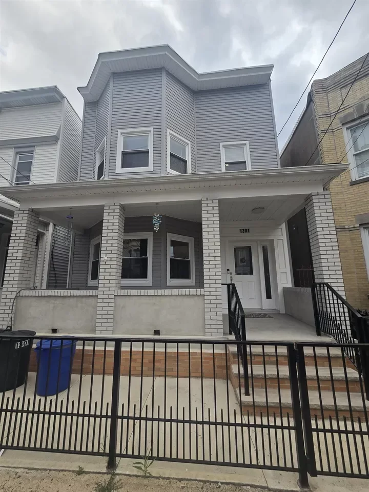 3BR Multi-Family for Rent in North Bergen, NJ