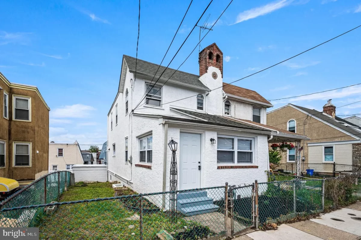 4BR Townhouse for Sale in Upper Darby, PA