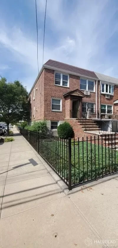 3BR Multi-Family for Rent in Maspeth, NY