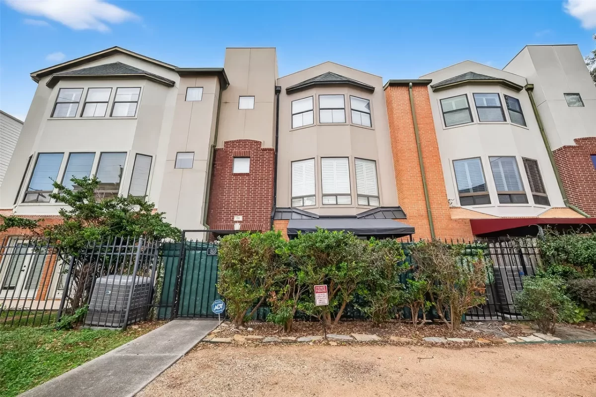 3BR Townhouse for Sale in Houston, TX