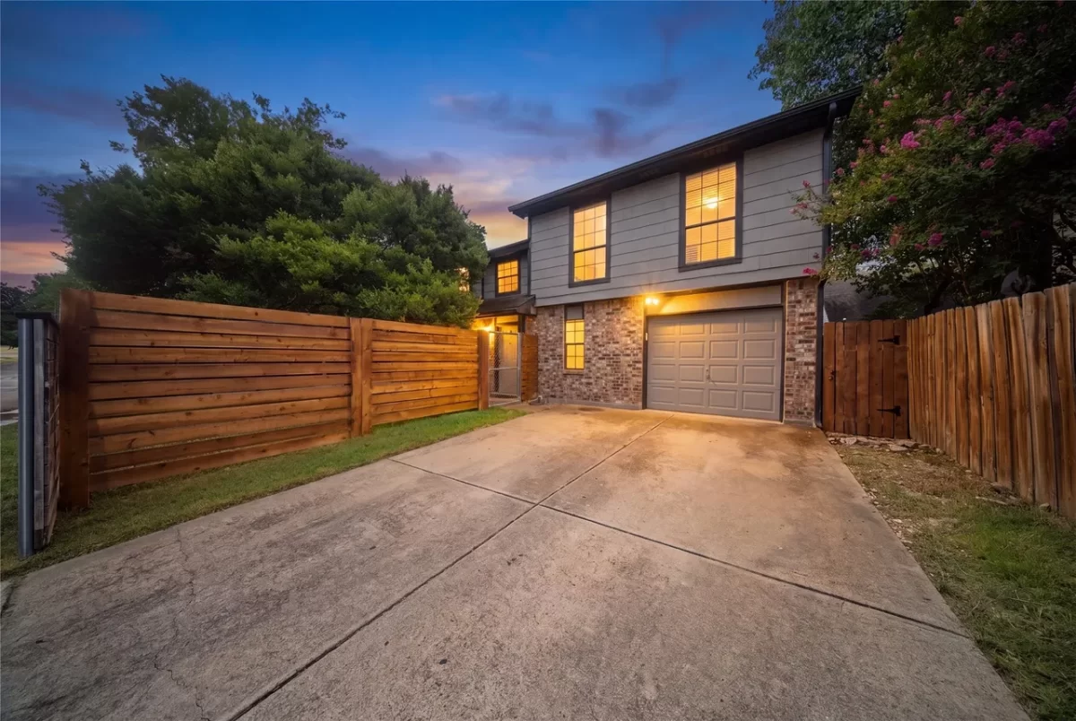 2BR House for Sale in Dallas, TX