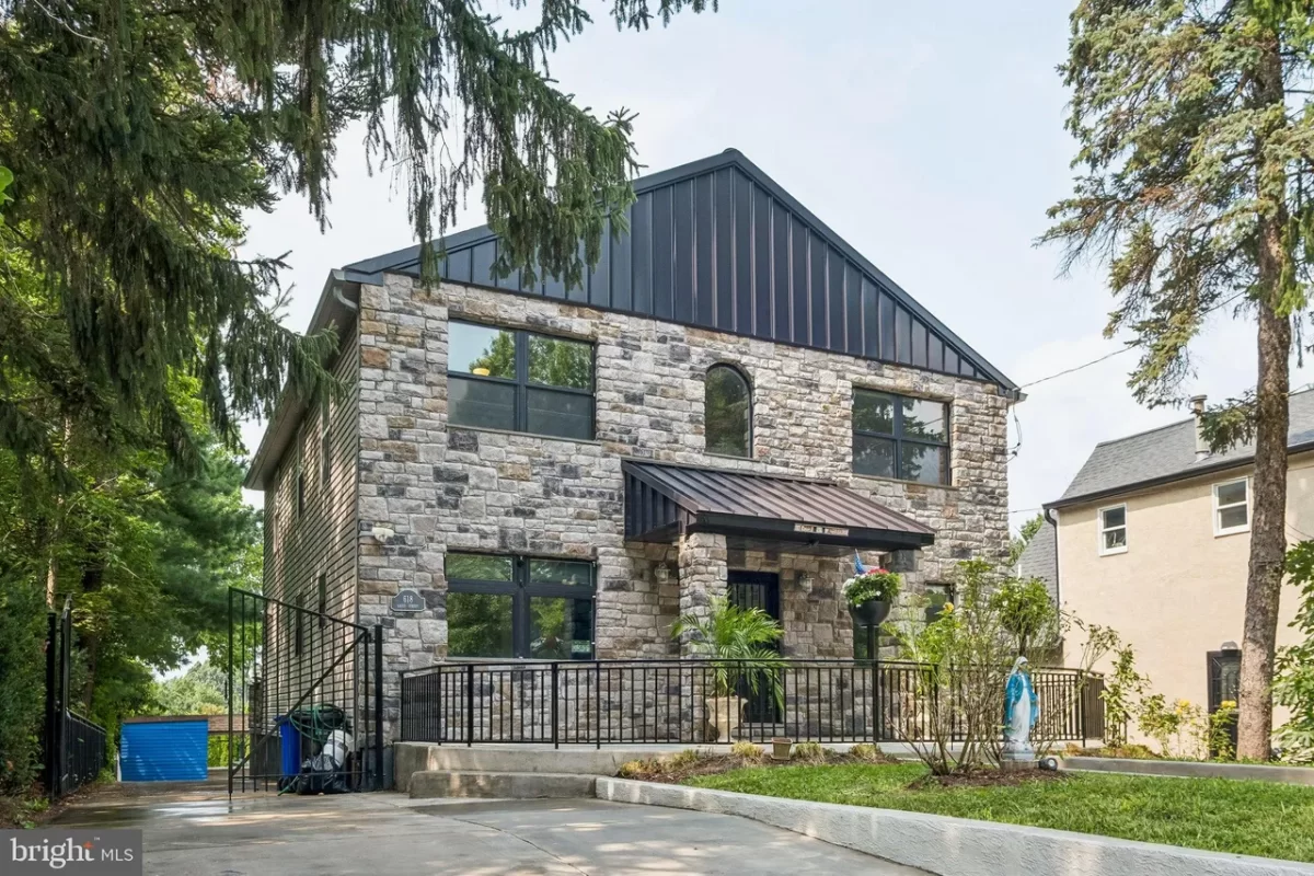 4BR House for Sale in Philadelphia, PA