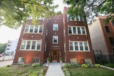 2BR House for Rent in Chicago, IL