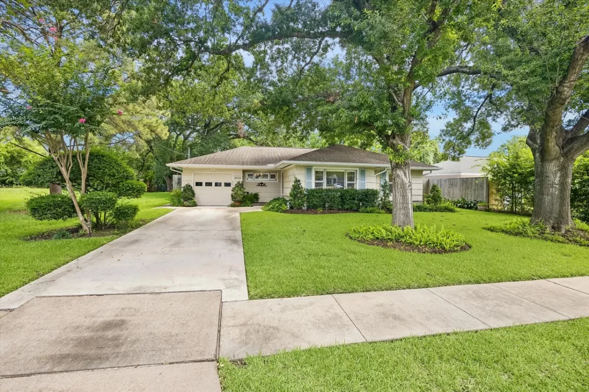 3BR House for Sale in Bellaire, TX