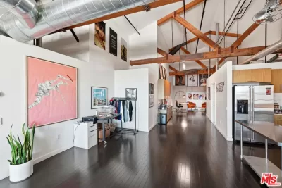 Condo for Sale in Los Angeles, CA
