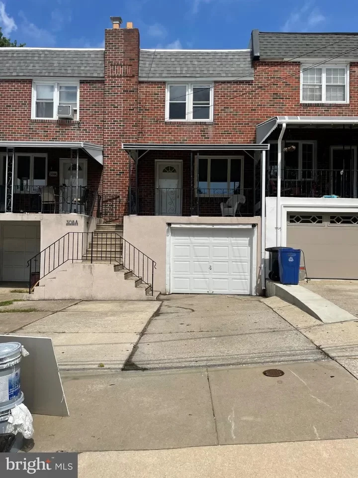 3BR Townhouse for Sale in Philadelphia, PA