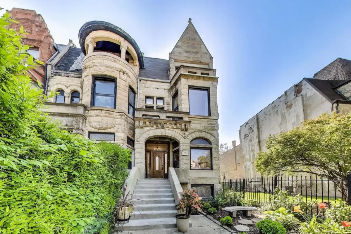 5BR House for Sale in Chicago, IL