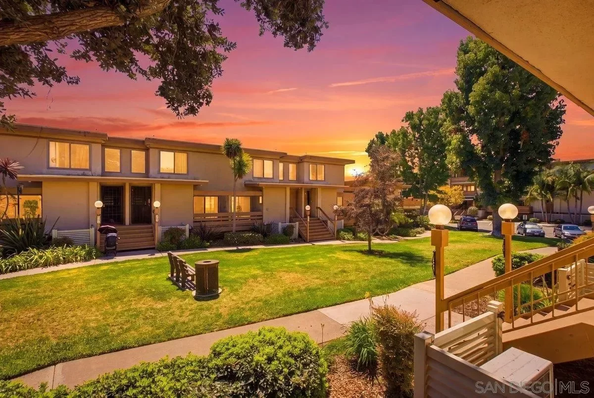 2BR Townhouse for Sale in San Diego, CA