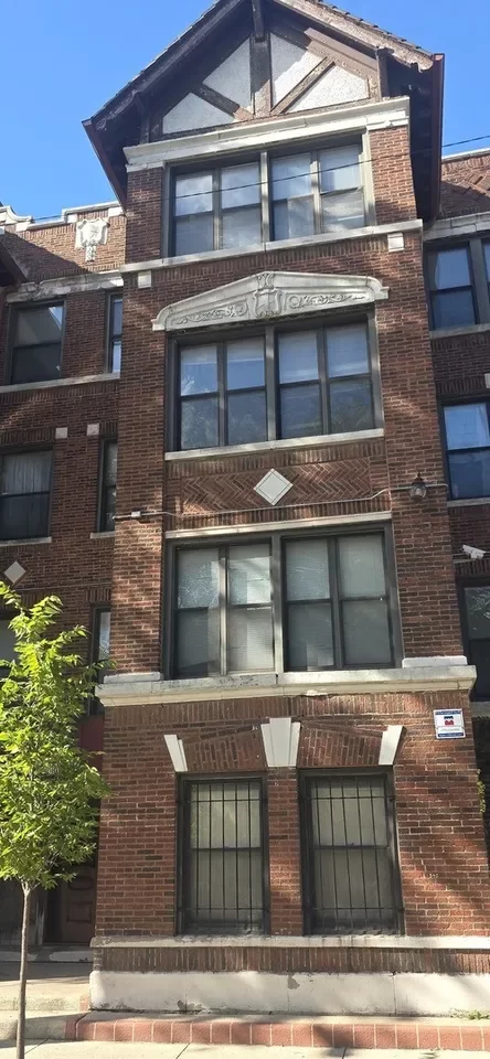 3BR Condo for Sale in Chicago, IL