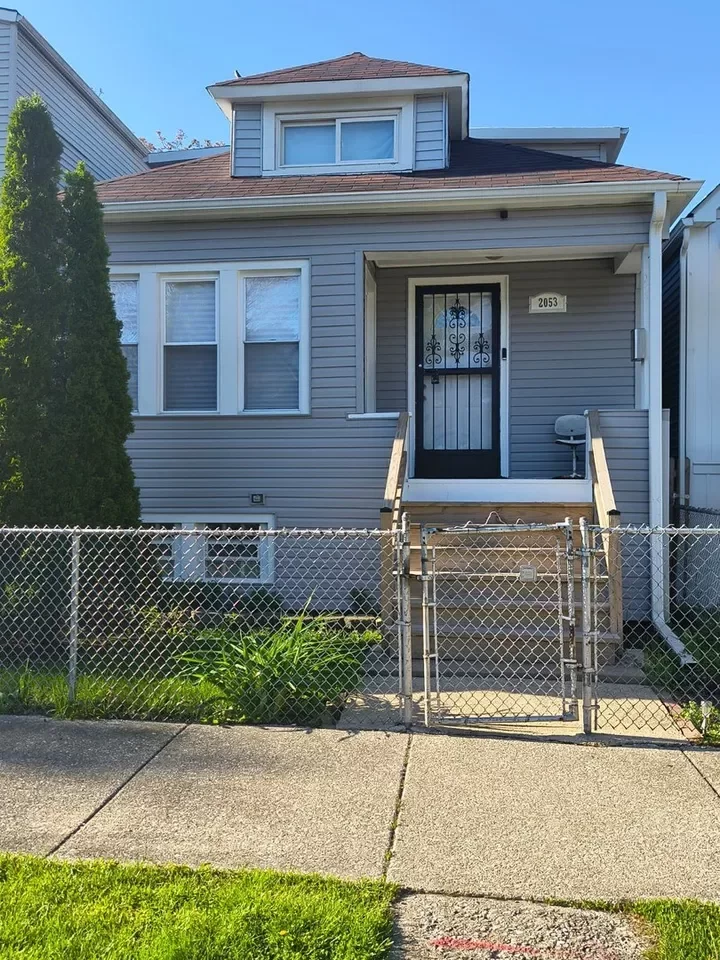 4BR House for Sale in Chicago, IL